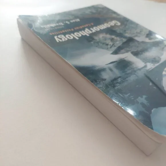 Geomorphology : A Canadian Perspective by Alan S. Trenhaile 2004 - Picture 5 of 10